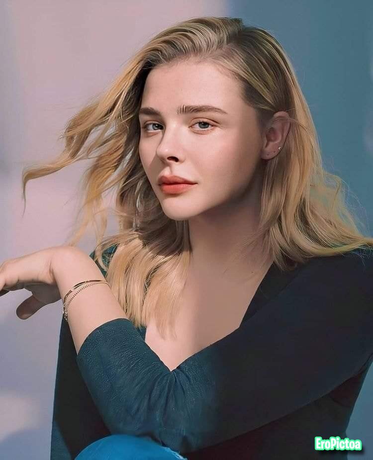 Sexy celeb photo featuring sexy