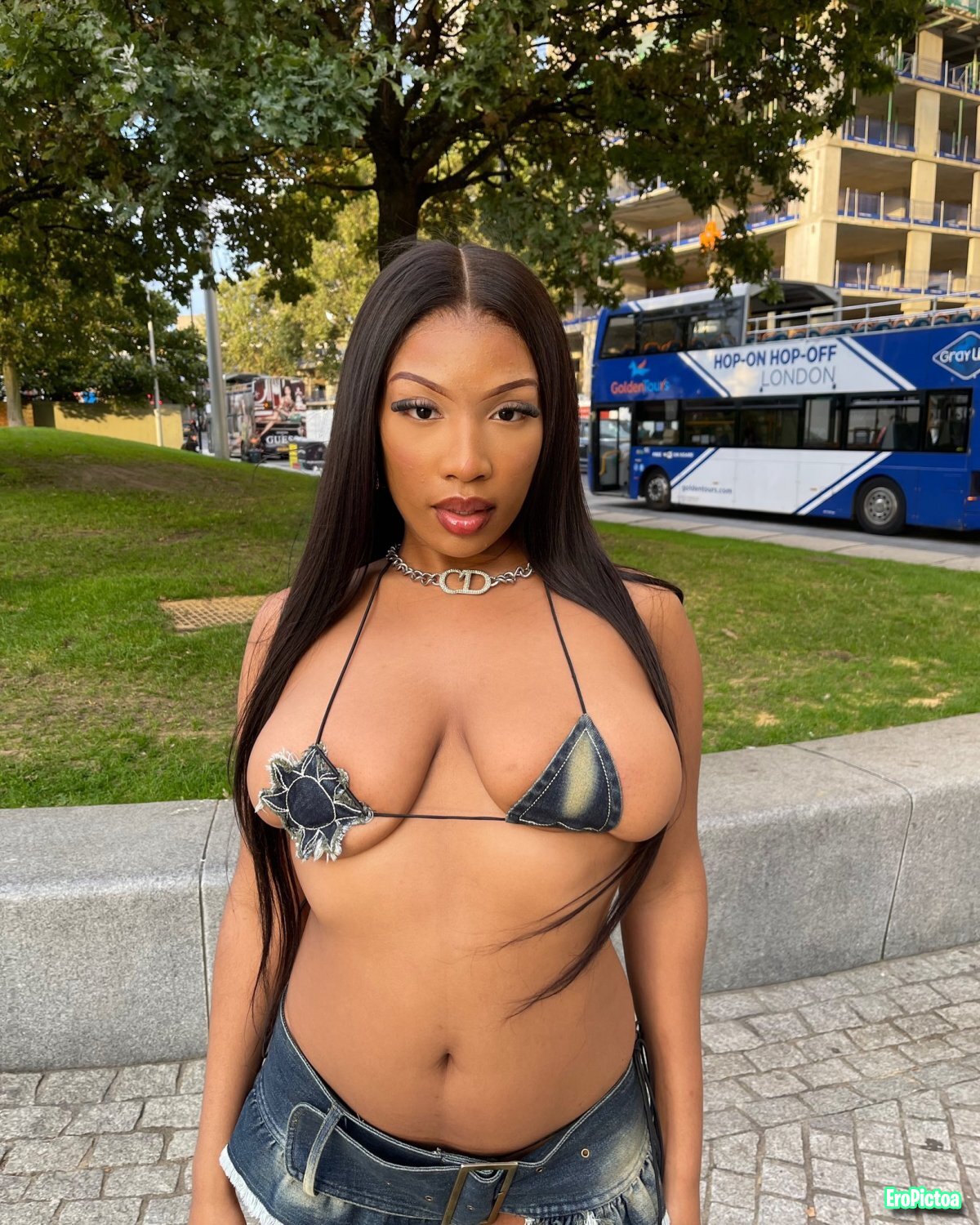 CELEB - Ceechynaa photo featuring Ebony - Part 32