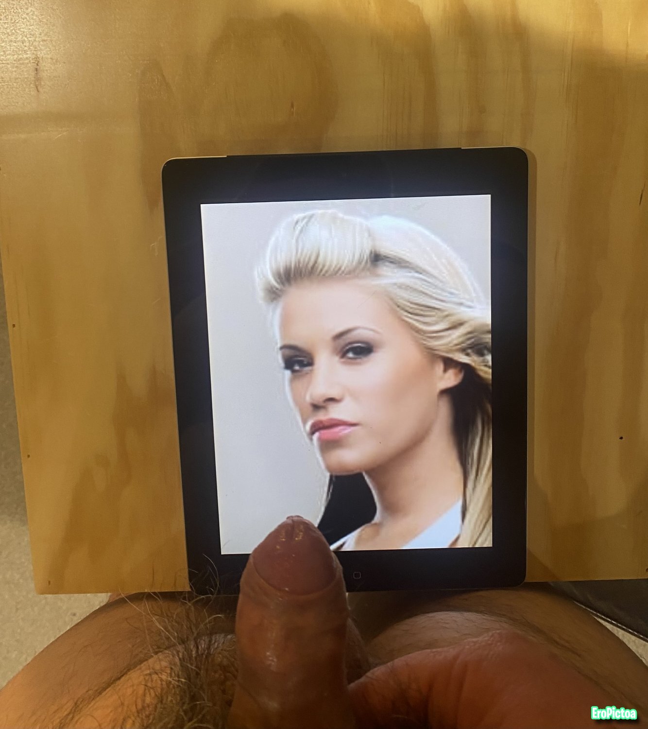 Dead Sexy Celeb Cocking photo featuring cocking - Part 12