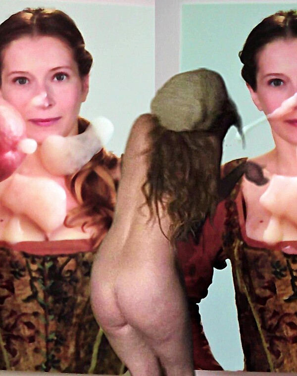 Thumbnail for ophelia big tits cleavage blonde hot little butt celebrity
