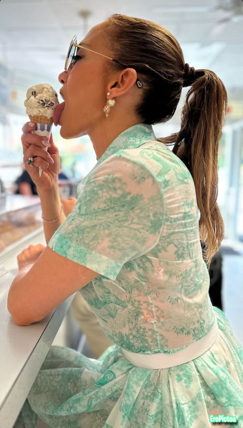Random celebs 15 photo featuring matures - Part 30