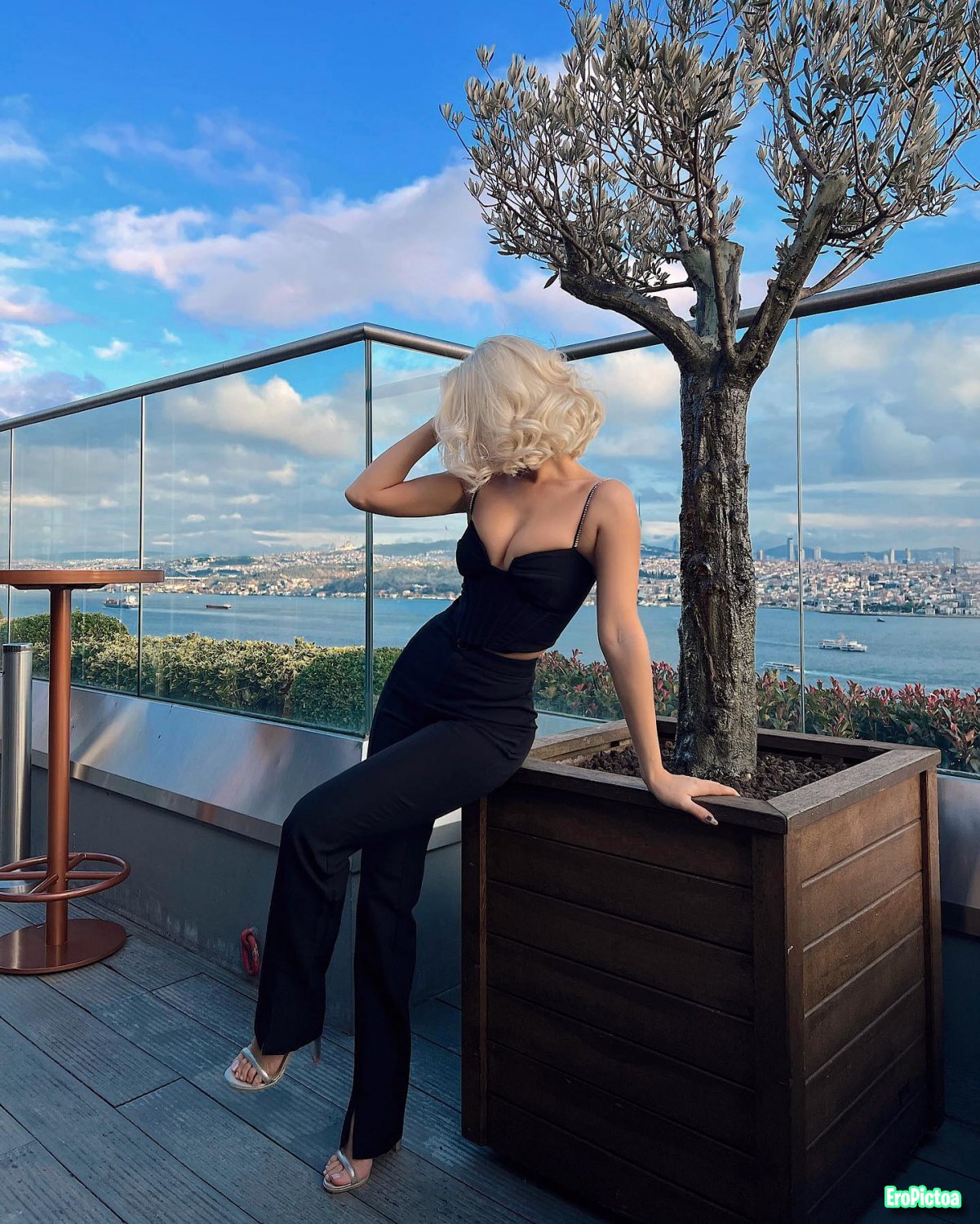 Şule Makaroglu Turkish Celeb 2 photo featuring Blonde - Part 29