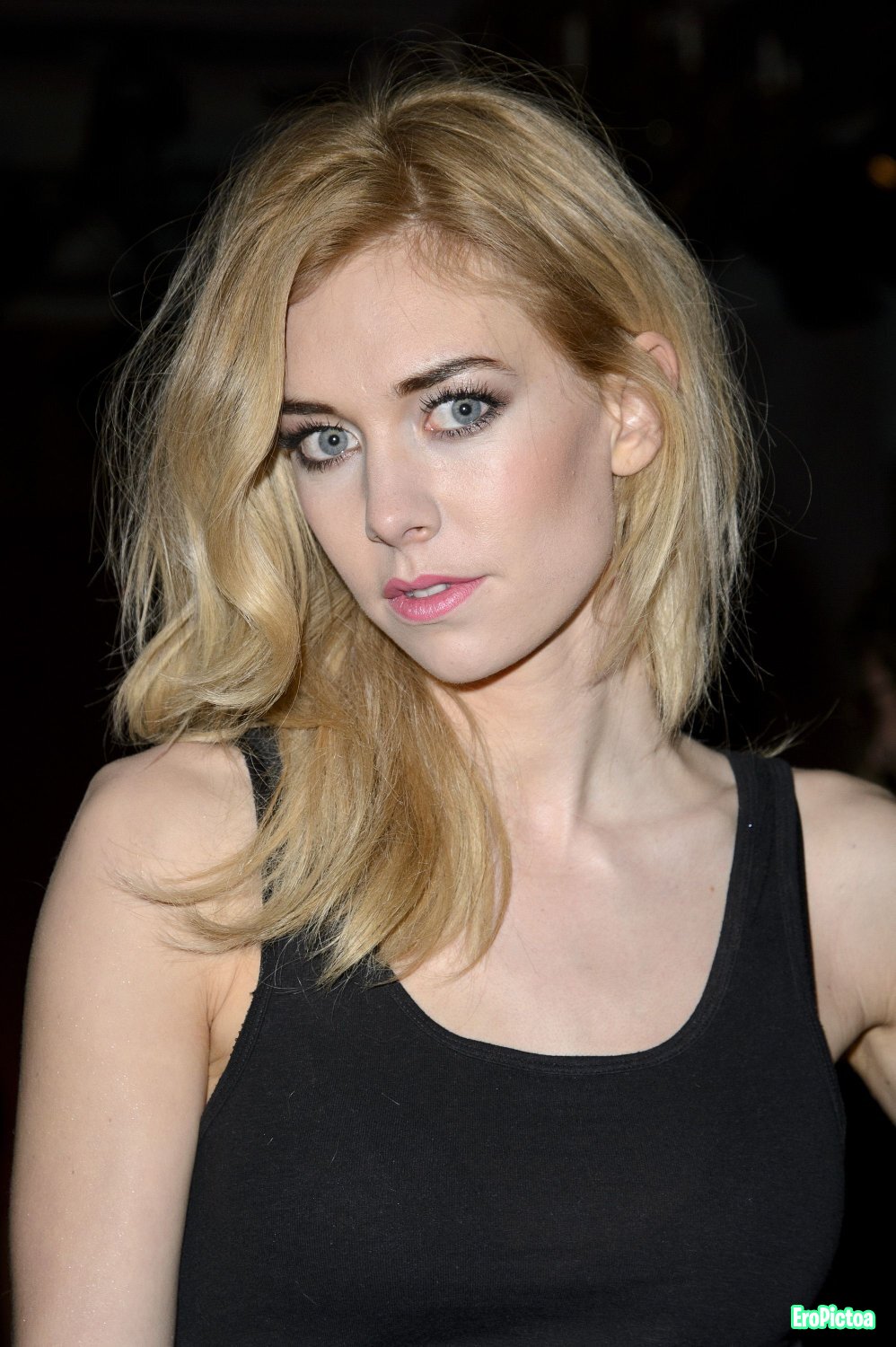 Celebs gallery photo featuring Celebs - Part 42