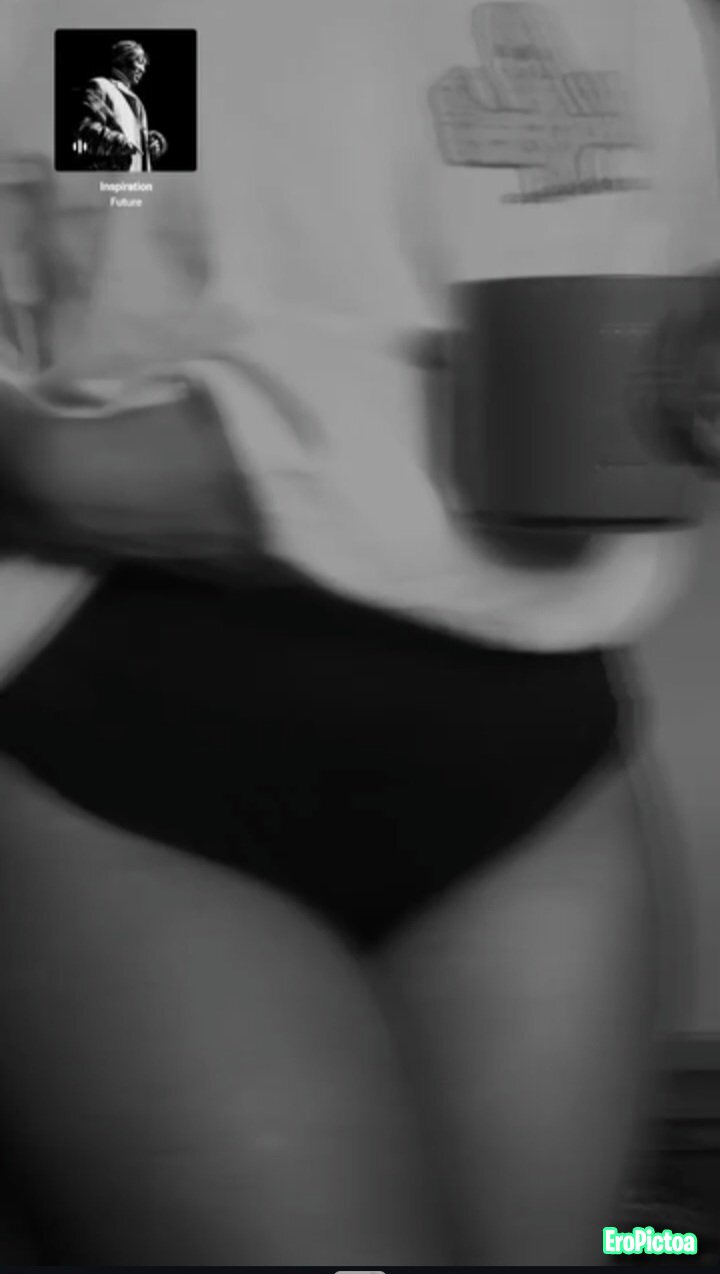TikTok baddie babecock photo featuring SA thick baddies