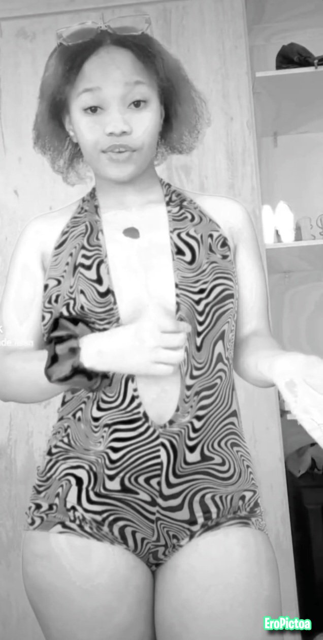 TikTok baddie babecock photo featuring Pawg