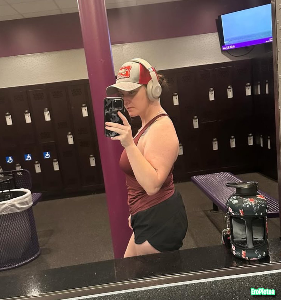 Milf tiktoker photo