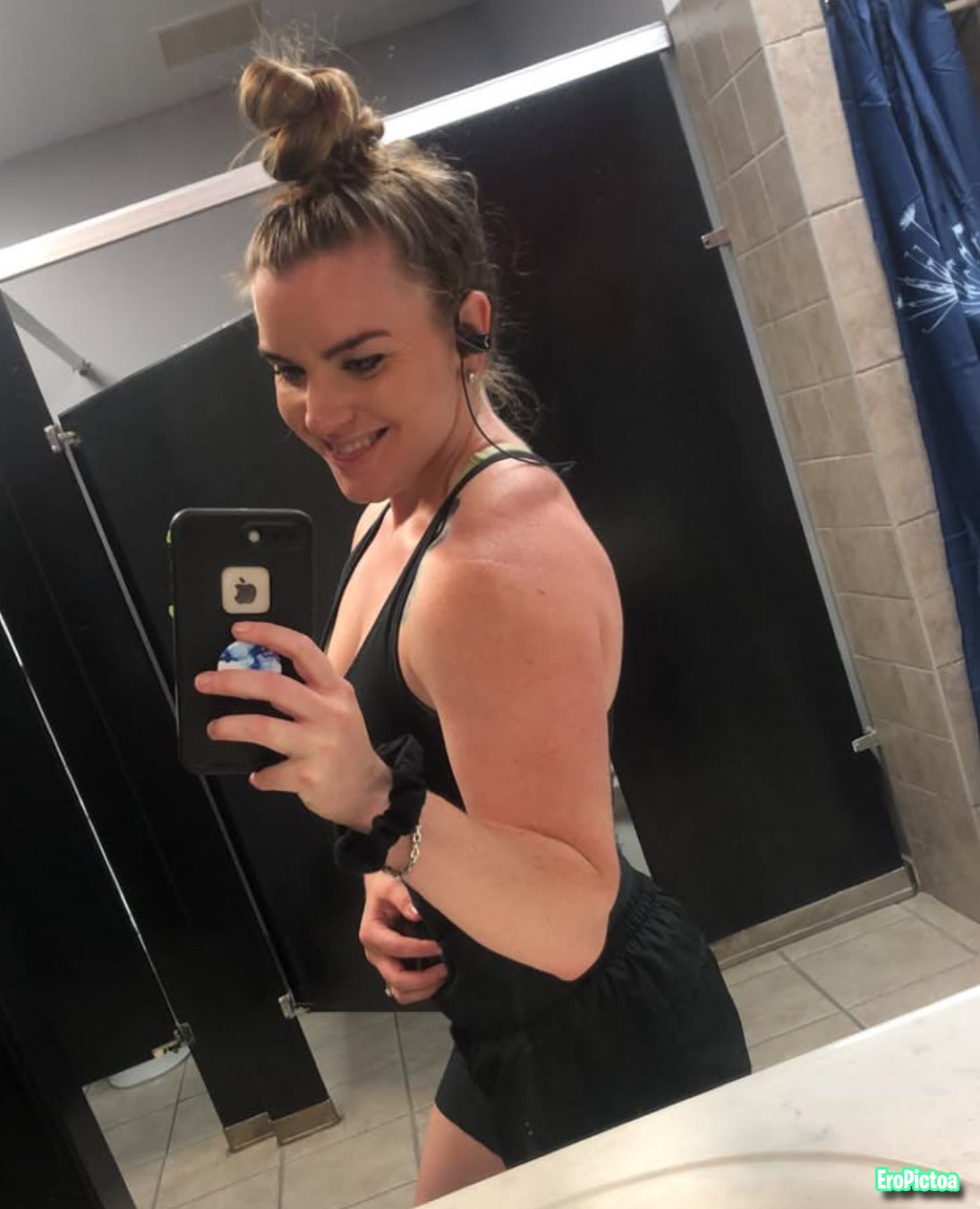 Milf tiktoker photo