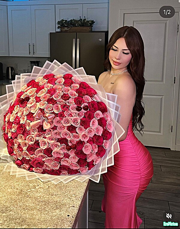Thumbnail for Pretty Faced Latina Bop