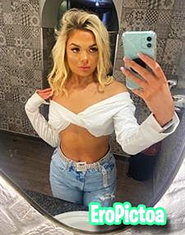 Thumbnail for Uk blonde Snapchat Teen Fingering Wet Pussy Exposed