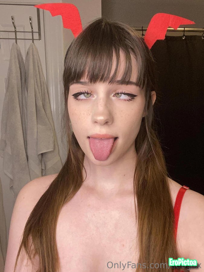 Soogs photo featuring tits - Part 7
