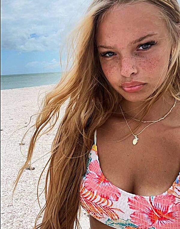 Thumbnail for Snapchat Slut
