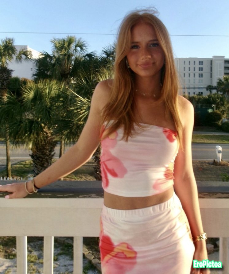 Another perfect IRL ginger goddess photo featuring bop