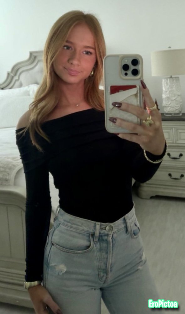 Another perfect IRL ginger goddess photo featuring candid