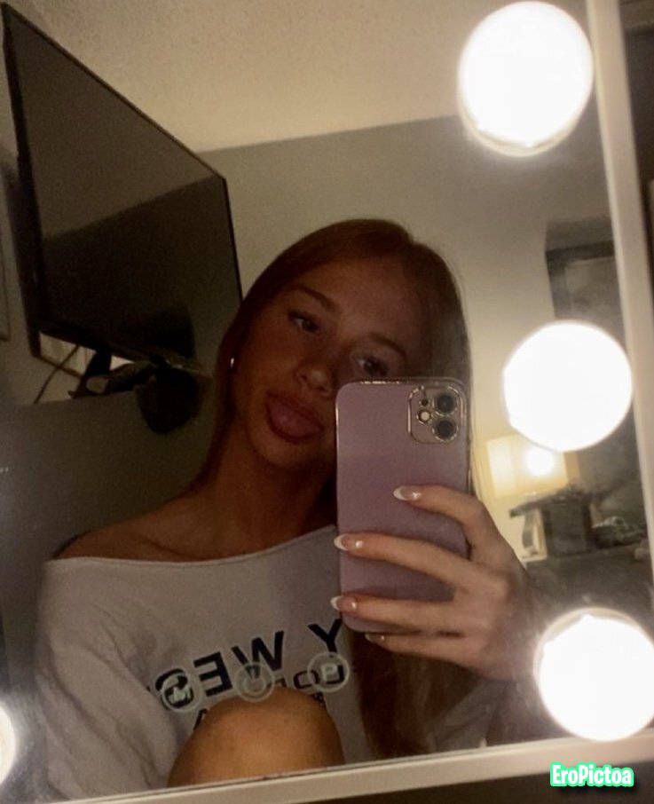 Another perfect IRL ginger goddess photo featuring tribute