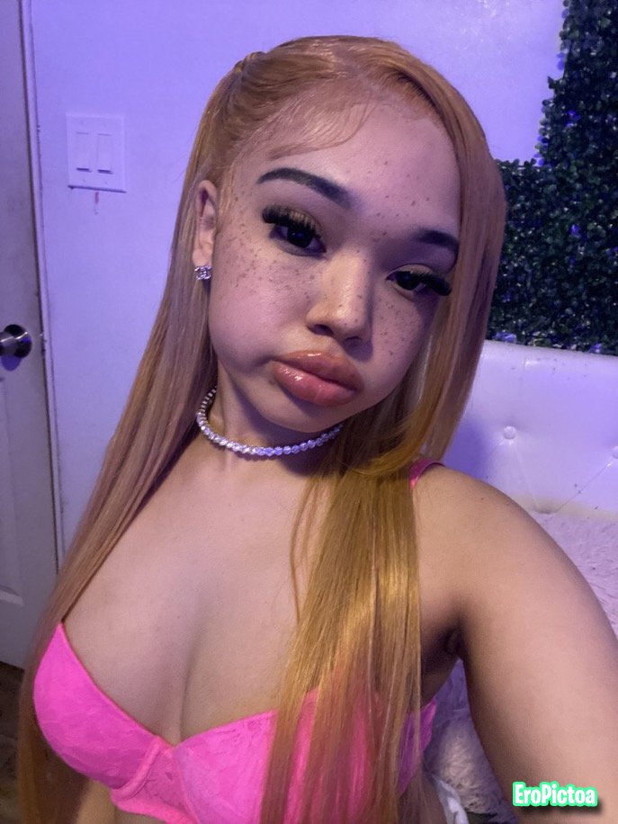18 year old teen with booty photo featuring bigass