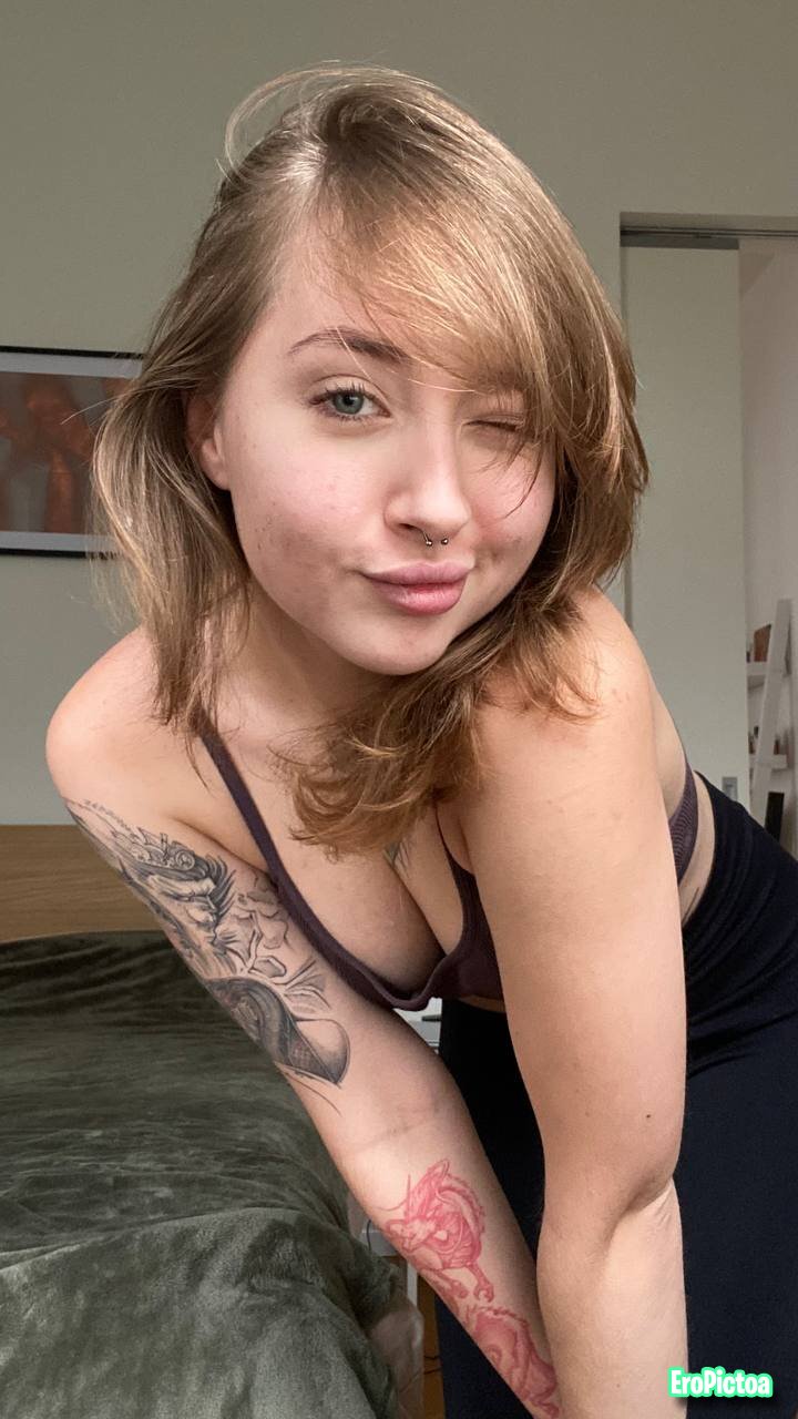 pretty hot leaked single photo featuring looking - Part 6