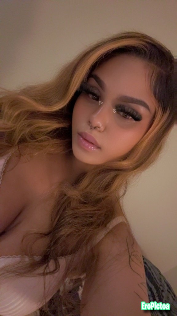 Royal leaked photo featuring Slut