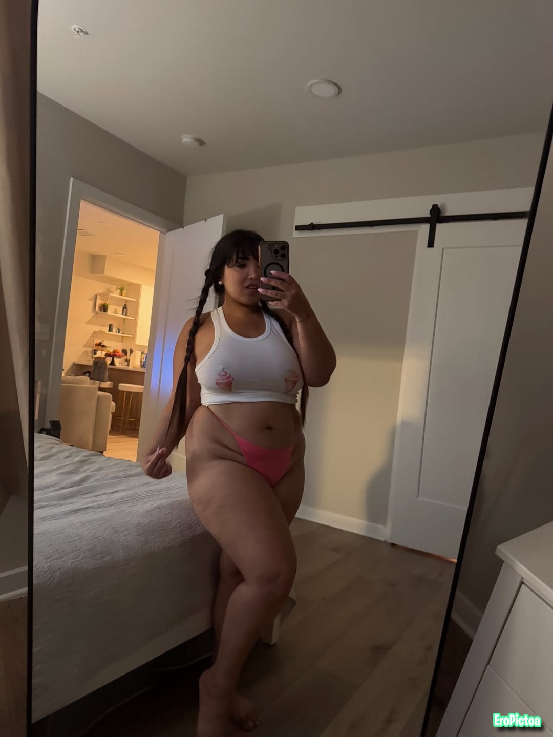Thick ass Latina photo - Part 4