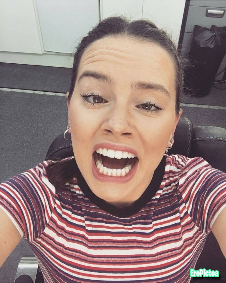 Daisy Ridley - AI photo featuring Ridley - Part 3