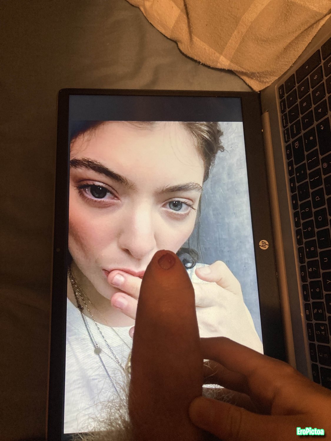 Lorde cum tribute photo featuring cum shot - Part 7 Lorde cum tribute photo featuring cum shot - Part 7