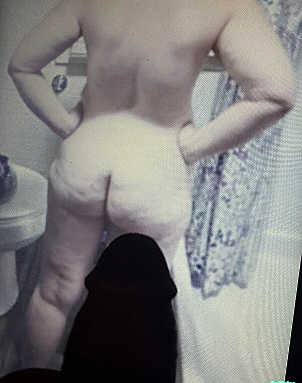 Thumbnail for Fat Ass White Milf cum tribute