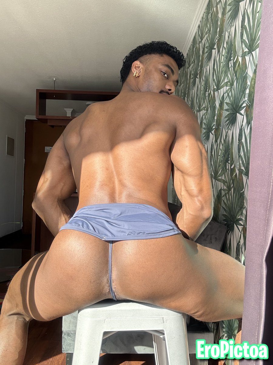 ROGER 🇦🇷 OBSESSION 🍆👙🍎👙🍒👙💦 photo featuring Latino boys