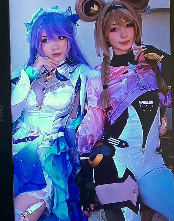 Thumbnail for Emi and Celebicos Cum Tribute