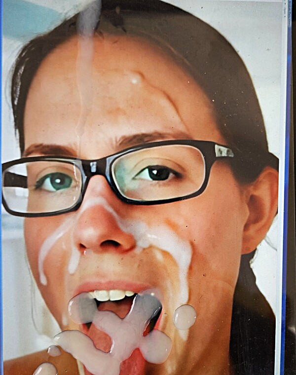 Thumbnail for Pretty MILF facial bukkake tribute