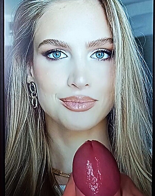 Thumbnail for Wonderful 🇮🇹 barbie blondie I. C. deserves full loads on her gorgeous face 🤩💦🤤 cumtribute