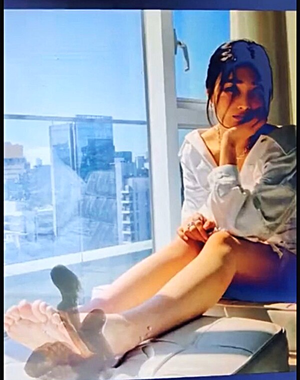 Thumbnail for Red velvet joy feet cumtribute