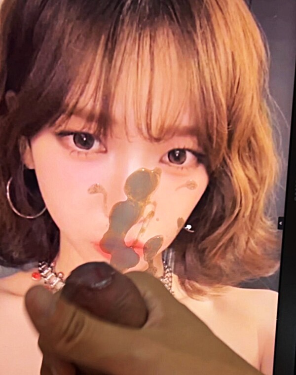 Thumbnail for Kpop idol aespa Karina cumtribute 카리나 얼굴에 정액 뿌리기
