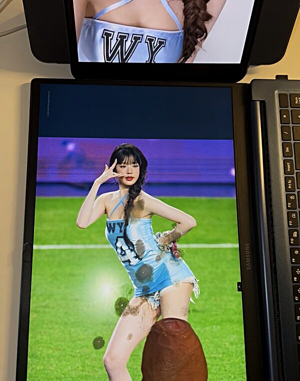 Thumbnail for Kpop idol ive Wonyoung cumtribute 원영이 몸에 정액 싸기