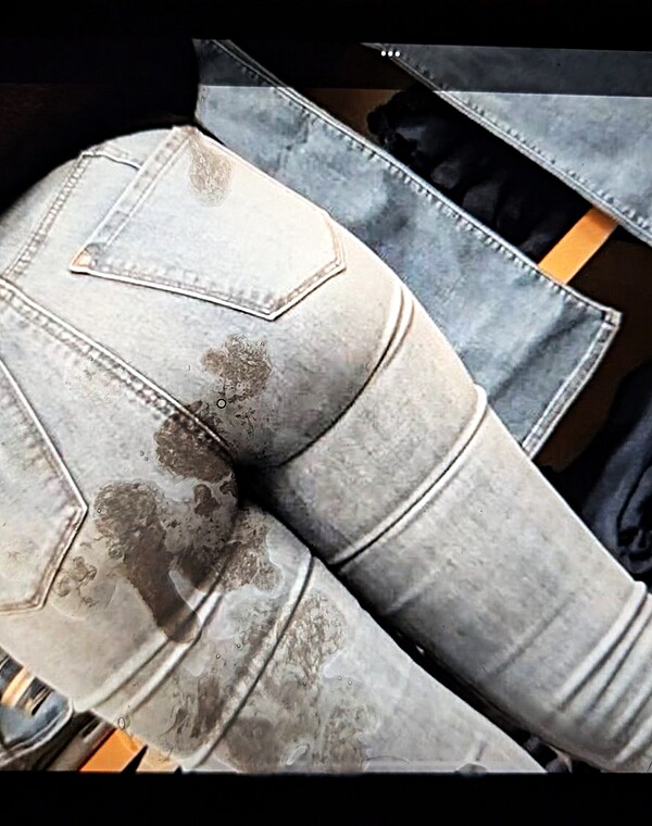 Thumbnail for Fat ass in jeans cumtribute 3