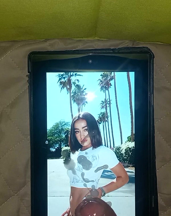 Thumbnail for Marina riverss cumtribute