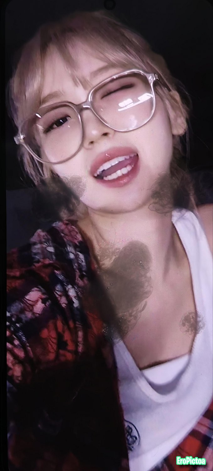 Lesserafim Chaewon Cumtribute #3 photo featuring Lesserafim