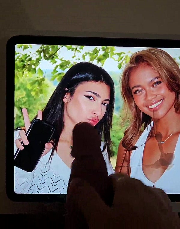 Thumbnail for Bianca Bustamante and Amna Al Qubaisi cum tribute