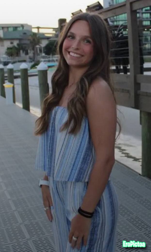 more of my irl crush abby. so gooned for her photo featuring louisiana
