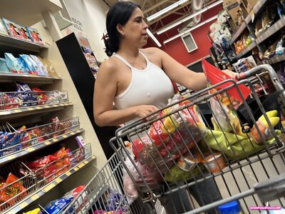Thumbnail for Latina Gilf Pokies