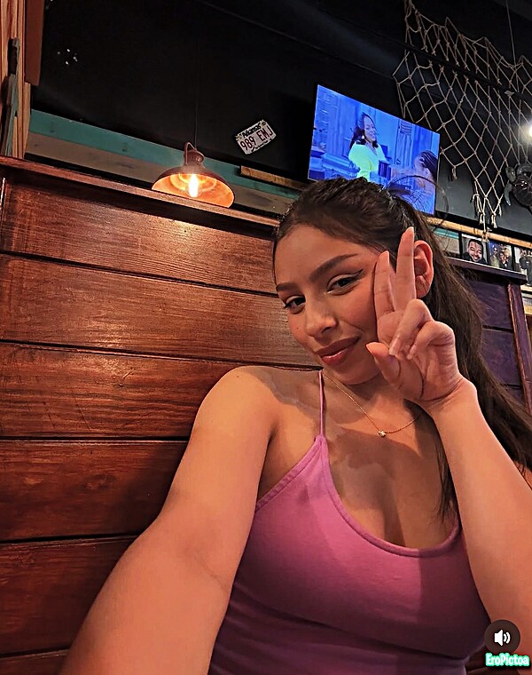 Thumbnail for Real irl teen with pretty feet