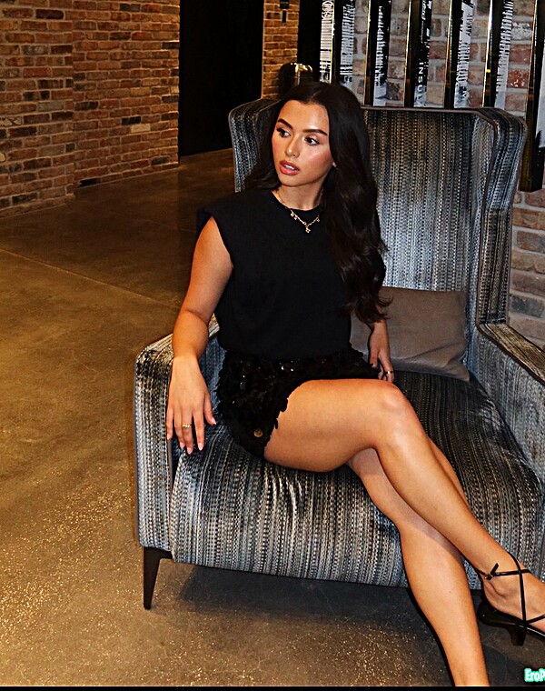 Thumbnail for IRL: Latina baddie