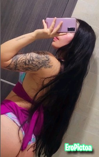 Puta irl de seguidor, unas ganas de ver como violan ese cuerpo de zorra qué tiene, morbo al dm photo featuring Pendeja