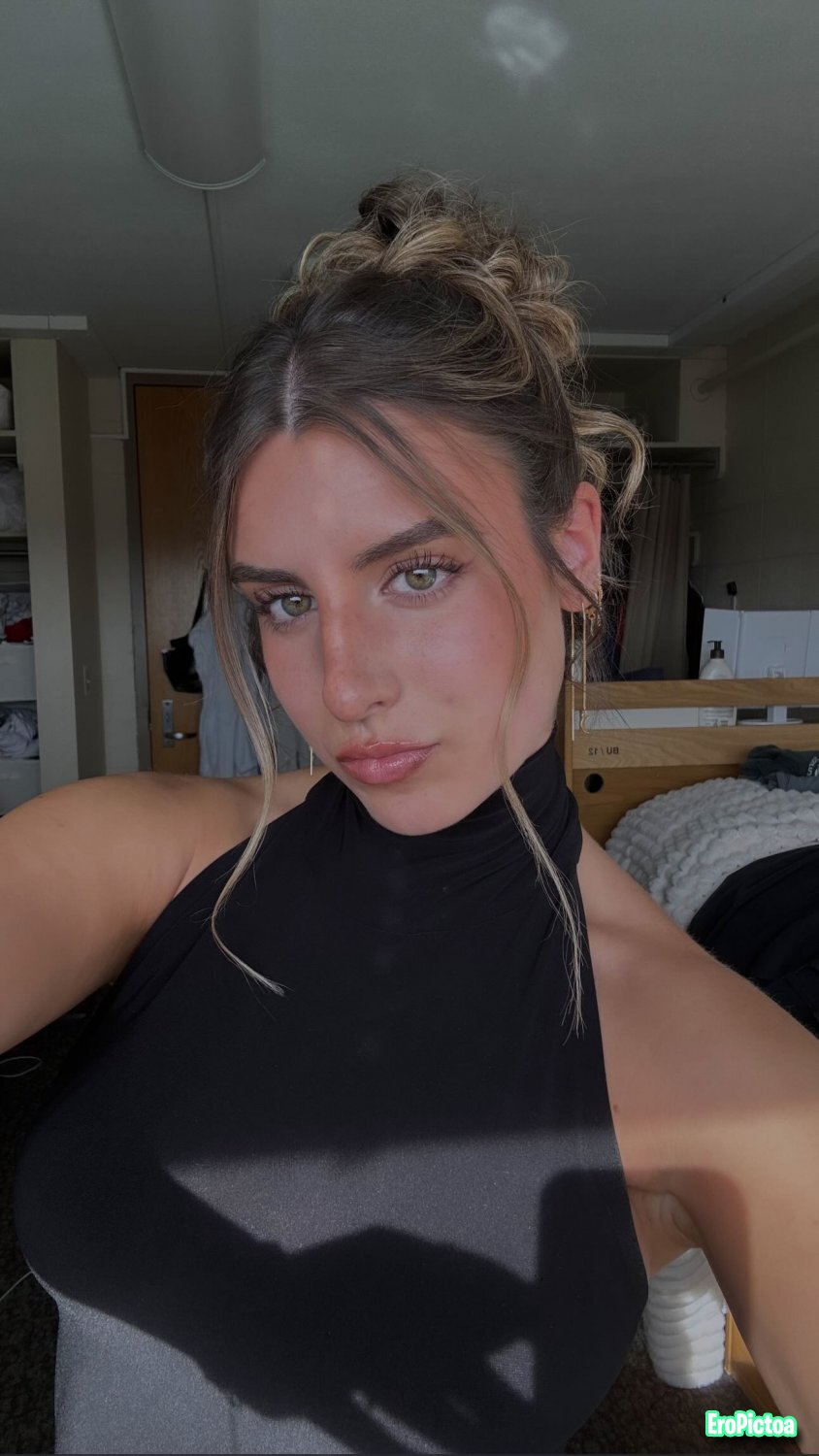 IRL college thot with insane body - request photo featuring Thot - Part 11