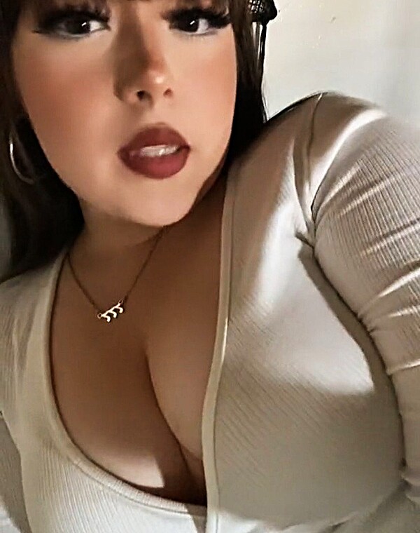 Thumbnail for thicc latina irl classmate