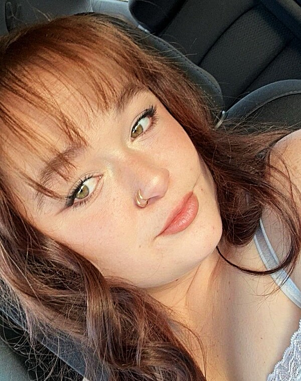 Thumbnail for Curvy irls