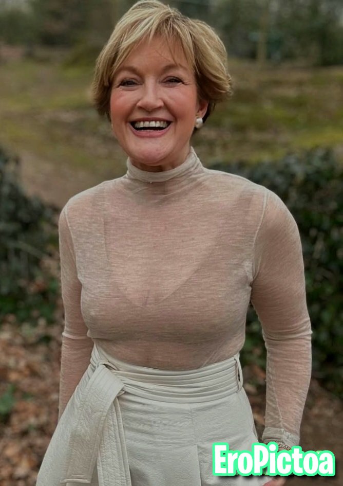 Braless Pokies photo featuring wife - Part 6