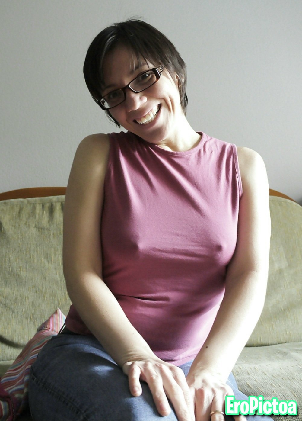 Braless Pokies photo featuring amateur - Part 36