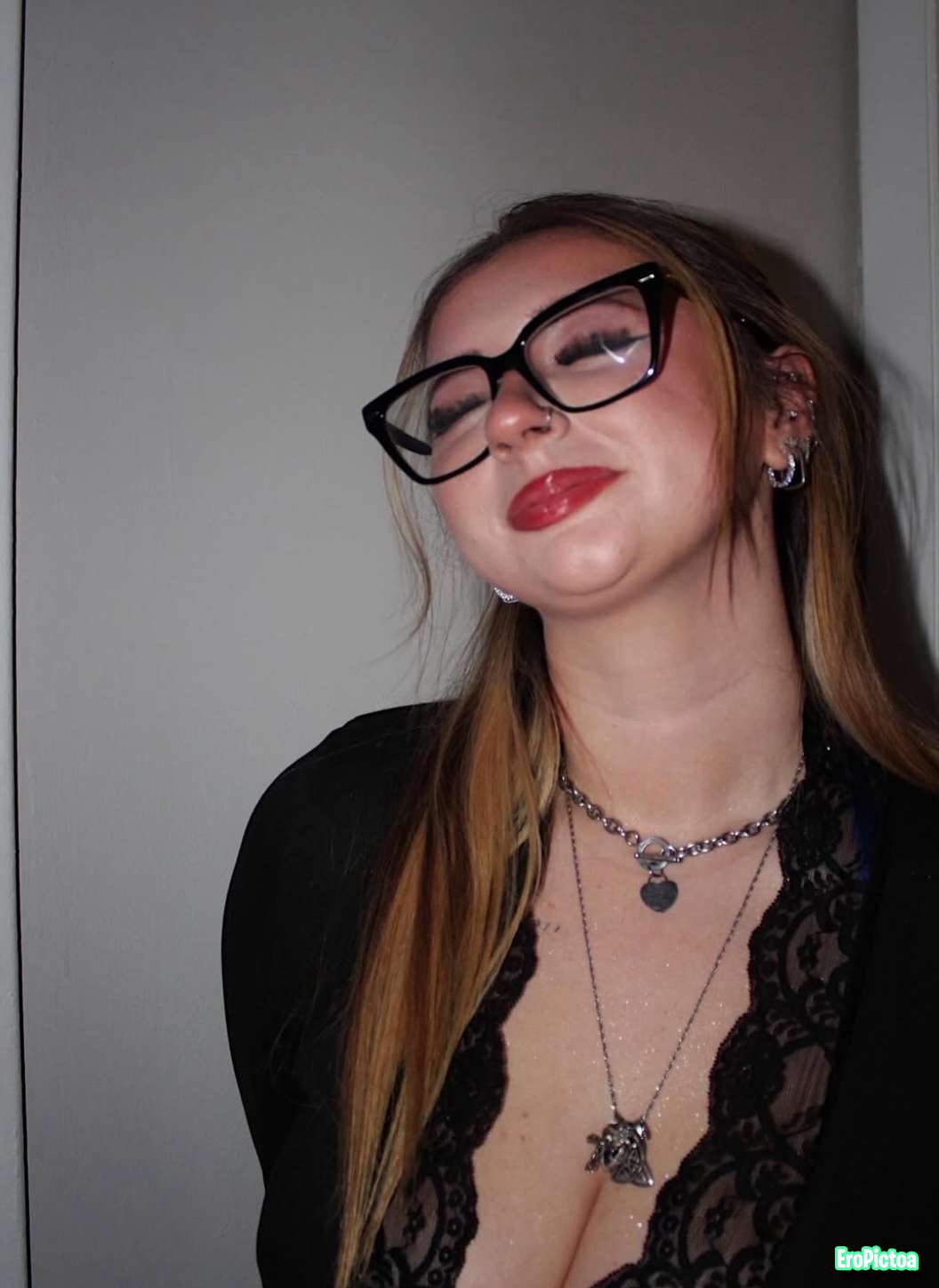 Someone’s IRL Hailey 21 photo featuring exposed - Part 10