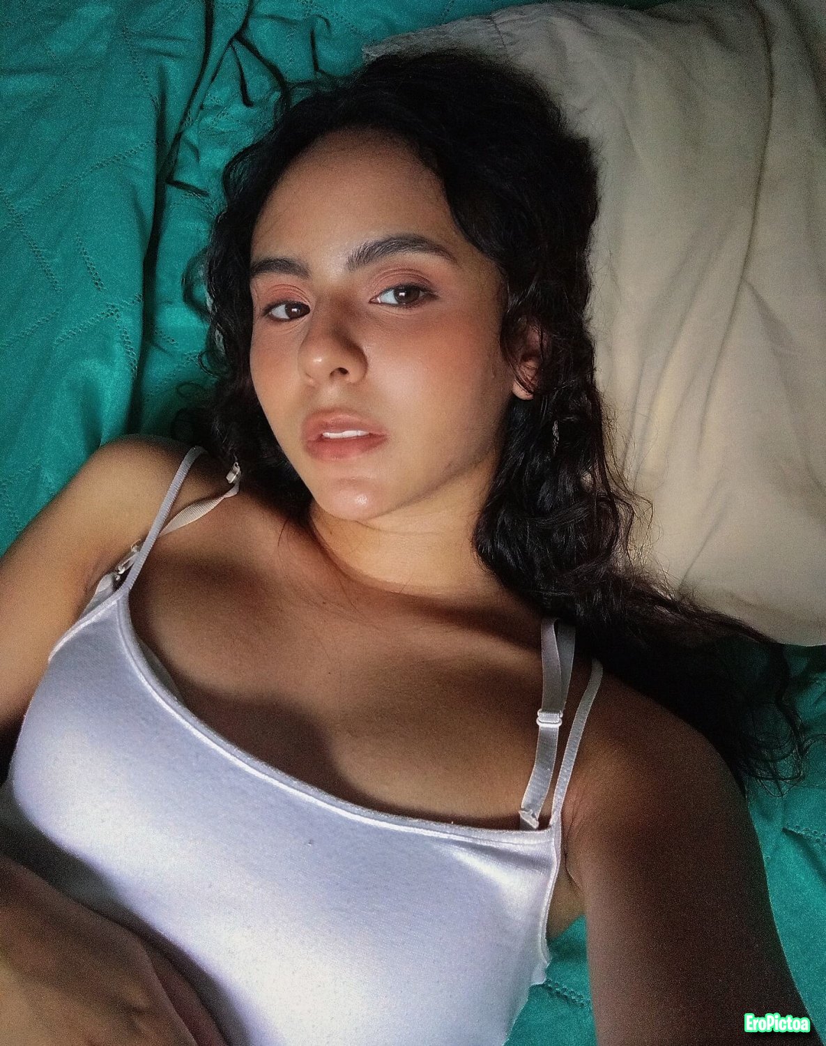 Colombiana mostrando o peitinho photo featuring vsco - Part 2