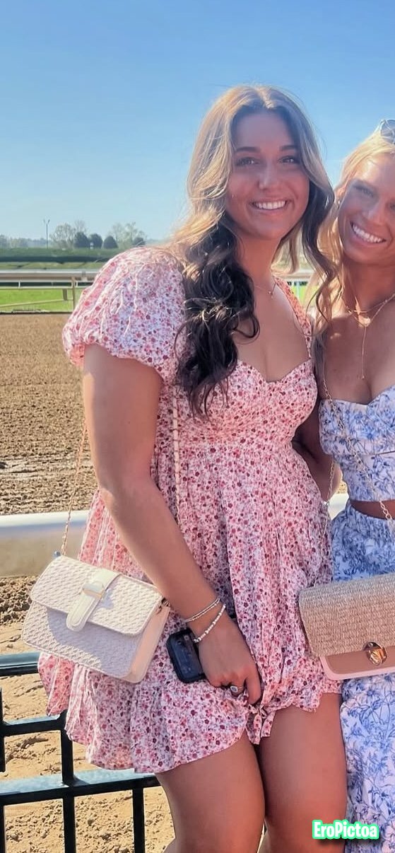 Sofia - UK photo featuring busty
