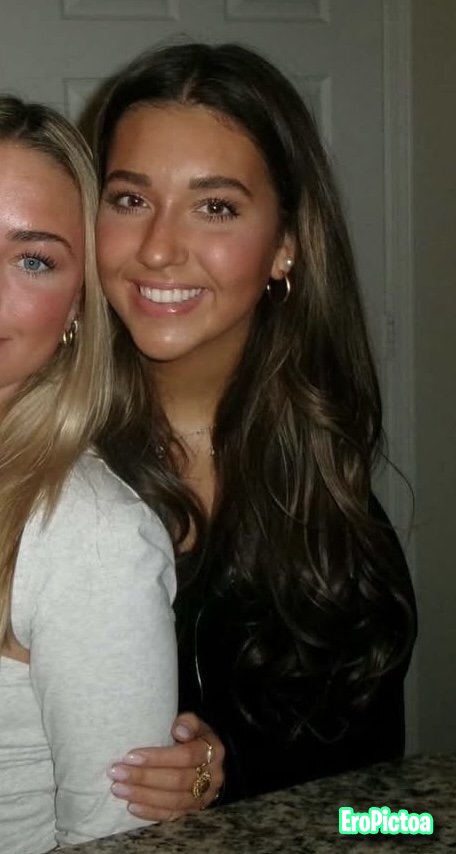 Sofia - UK photo featuring thighs